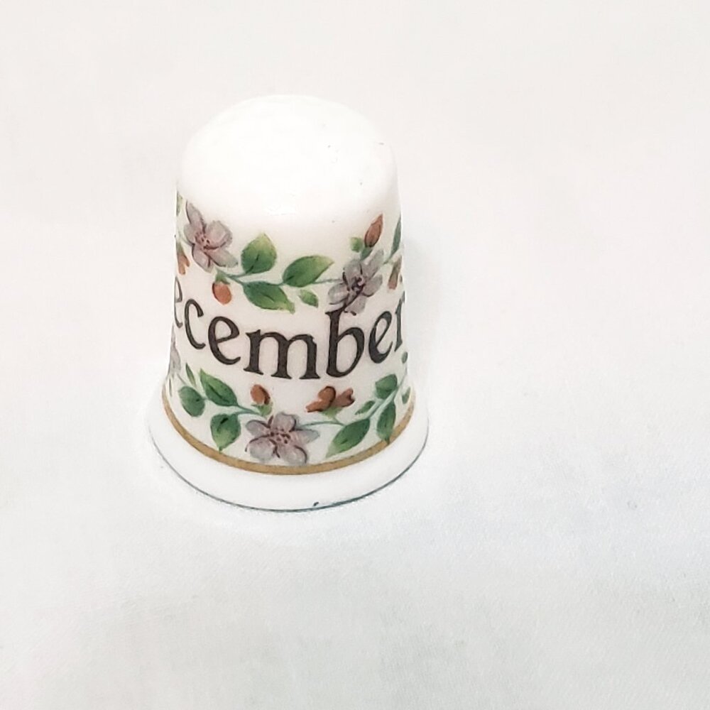 December Month Flowers Bone China Thimble Vintage 1" White Green Munro England